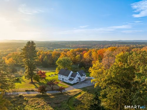 44 Bishop Ln, Avon, CT, 06001-2801 | Card Image