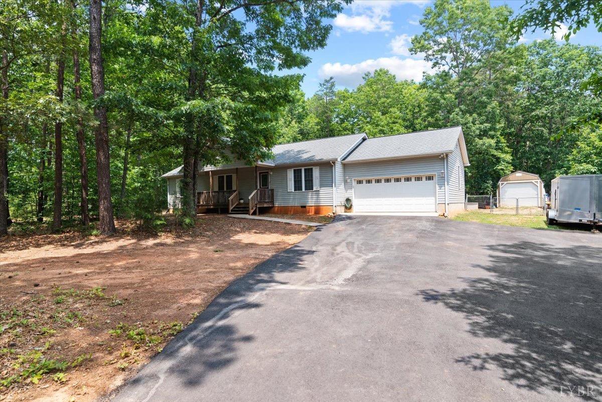 Courtland Dr, Appomattox, VA 24522