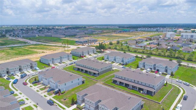 275 Blueberry Ln, Townhouse with 3 bedrooms, 2 bathrooms and null parking in DAVENPORT FL | Image 43