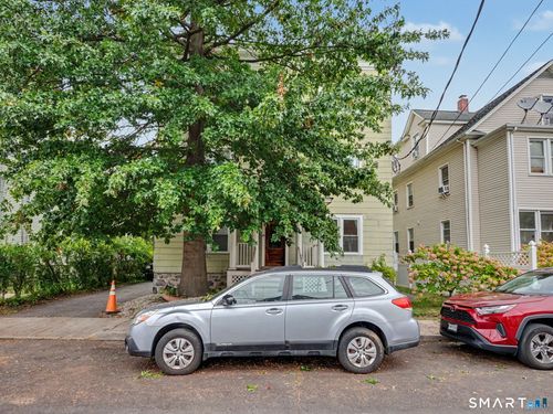 28 E Walnut St, Stamford, CT, 06902-6942 | Card Image