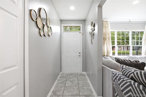 13169 Canopy Dr, Sterling Heights, MI, 48313-1193 | Card Image