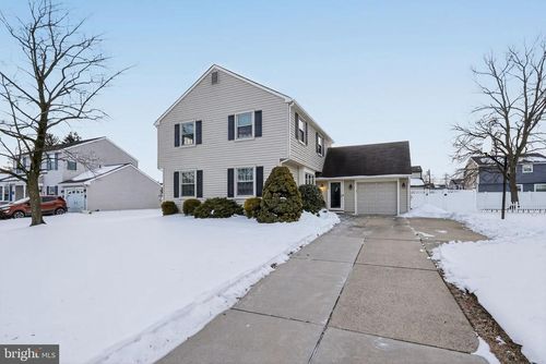 2569 Hadley Dr, PENNSAUKEN, NJ, 08109-3627 | Card Image
