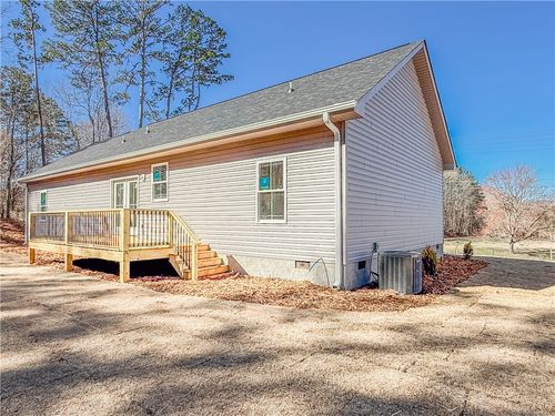 220 Simpson St, Westminster, SC, 29693-1362 | Card Image