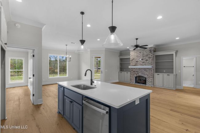20-web-or-mls-202 Lizzy-22 | Image 18