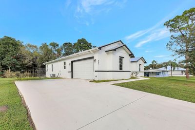 895 Sw 34th Terrace, House other with 4 bedrooms, 2 bathrooms and null parking in Palm City FL | Image 2