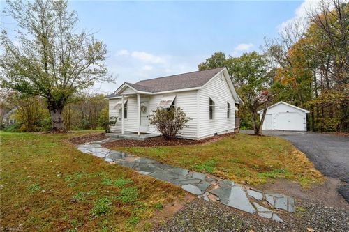 4000 Sparta Rd, North Wilkesboro, NC, 28659-7734 | Card Image