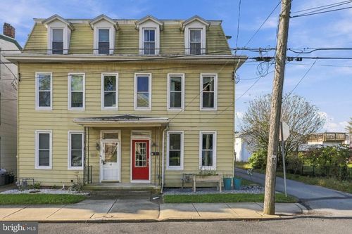54 W Donegal St, MOUNT JOY, PA, 17552-2220 | Card Image