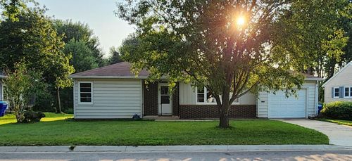8 12th Ave Se, Oelwein, IA, 50662-2625 | Card Image