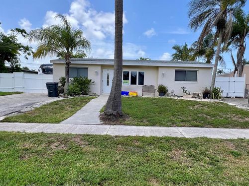 591 Tallulah Rd, Lake Worth, FL, 33462-2113 | Card Image