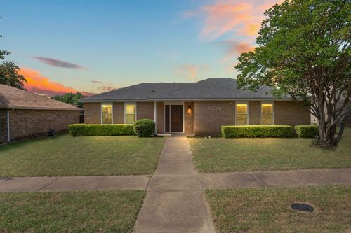 7220 Elderberry Ln, Dallas, TX, 75249-1042 | Card Image