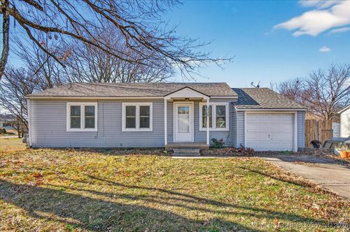 115 Ne Avondale Ave, Bartlesville, OK, 74006-1802 | Card Image