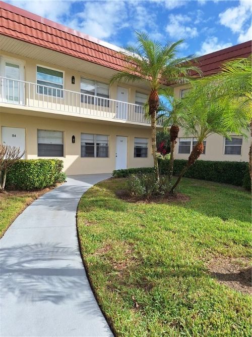 105-19 Pine Arbor Ln, VERO BEACH, FL, 32962-4621 | Card Image