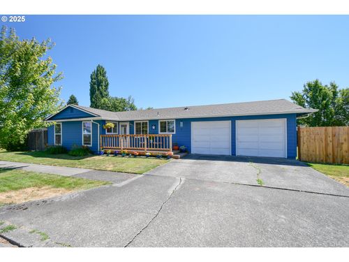 2102 35th Ave, Longview, WA, 98632-4220 | Card Image