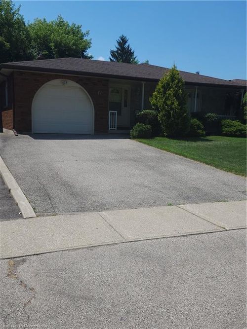17 Stodola Drive, Brantford, ON, N3R6J4 | Card Image