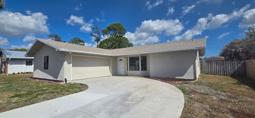 765 Se Floresta Dr, Port St. Lucie, FL, 34983-2731 | Card Image