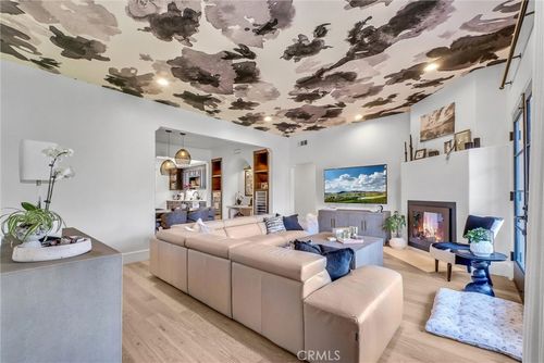 999 Silver Spur Rd, Palos Verdes Peninsula, CA, 90274-3568 | Card Image