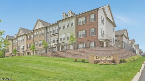 32 Gala Ct, Livingston, NJ, 07039-5713 | Card Image