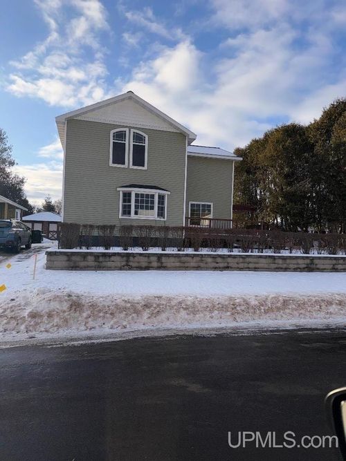 1003 W A Street, Iron Mountain, MI, 49801 | Card Image