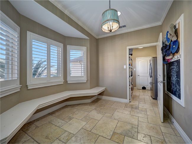 Drop Zone with built-in shelves and desk area | Image 20