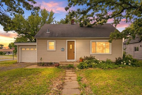 921 S Main Street, River Falls, WI, 54022 | Card Image