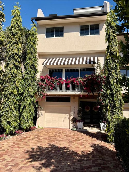 6114 Paradise Point Dr, Palmetto Bay, FL, 33157-2607 | Card Image