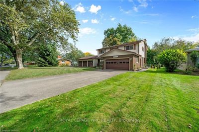 7141 Mcmillan Dr, House other with 5 bedrooms, 3 bathrooms and 14 parking in Niagara Falls ON | Image 2