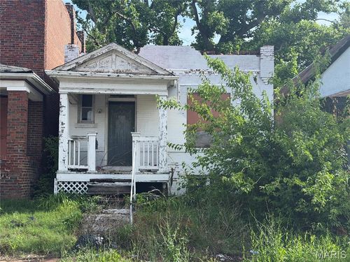 4265 E Farlin Avenue, St Louis, MO, 63115 | Card Image