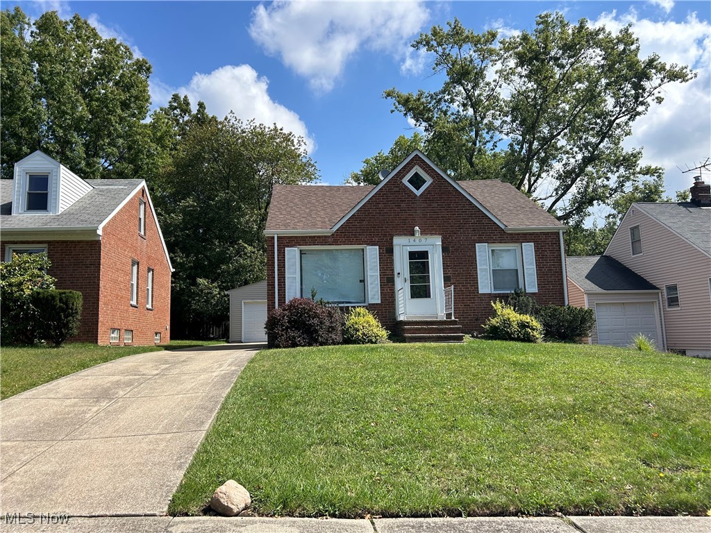 Cranover Rd, Lyndhurst, OH 44124