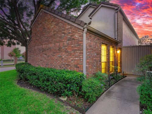 17000 Westgrove Dr, Addison, TX, 75001-5040 | Card Image