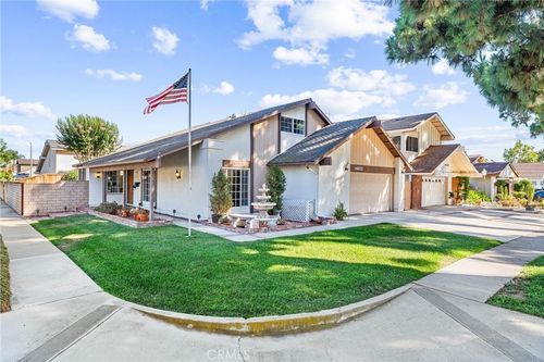 14652 Canterbury Ave, Tustin, CA, 92780-6704 | Card Image