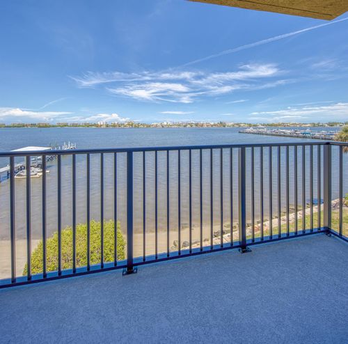 324-896 N Federal Highway, Lantana, FL, 33462 | Card Image
