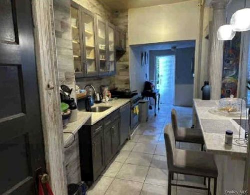 3217 Beverley Rd, Brooklyn, NY, 11226-5519 | Card Image