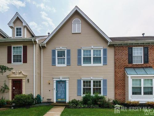 364 Hadleigh Ln, North Brunswick, NJ, 08902-4232 | Card Image
