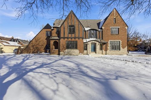 9500 La Salle Blvd, Detroit, MI, 48206-1725 | Card Image