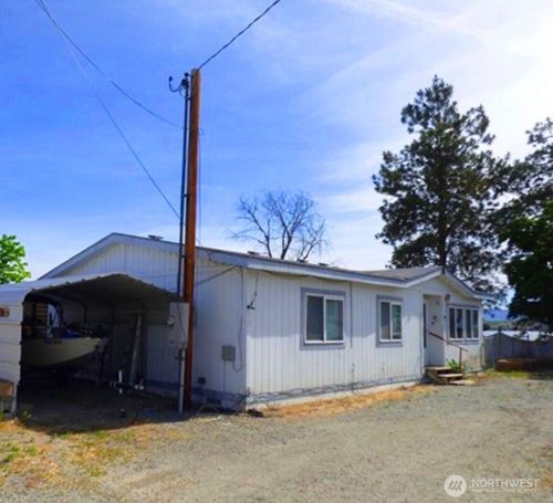 106 1/2 Indian Ave E, Brewster, WA, 98812-5913 | Card Image