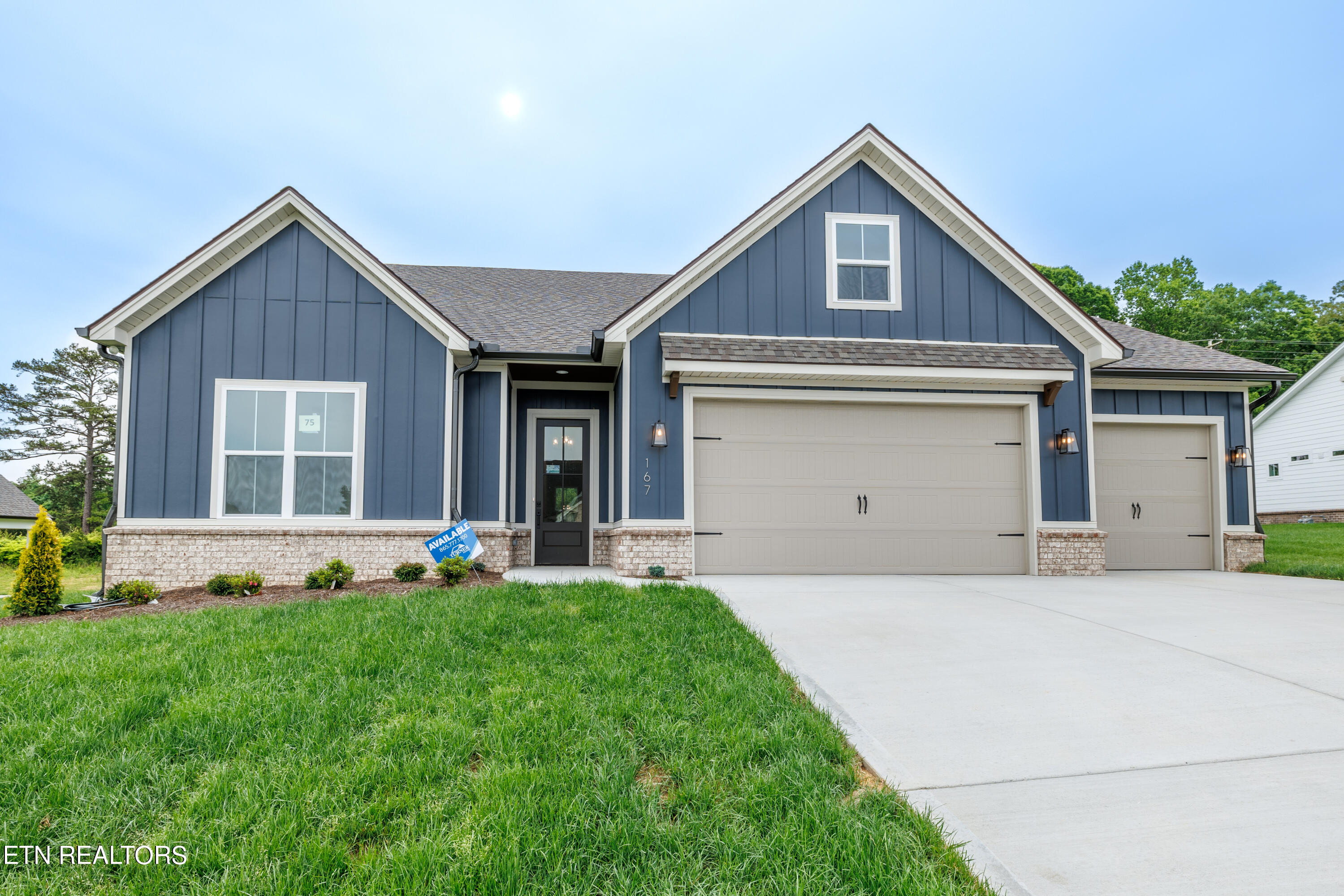 Clover Cir, Lenoir City, TN 37772