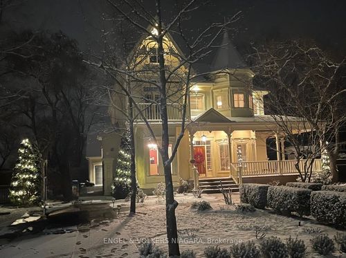 {{alt}} | Card Image