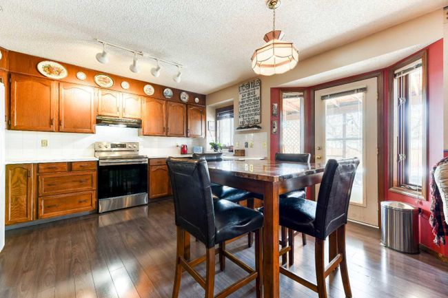 262 Shawnessy Drive Sw, Home with 4 bedrooms, 2 bathrooms and 4 parking in Calgary AB | Image 14