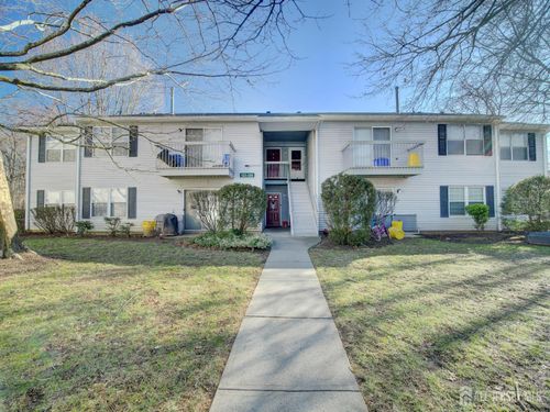 130 Applegate Ln, East Brunswick, NJ, 08816-5012 | Card Image