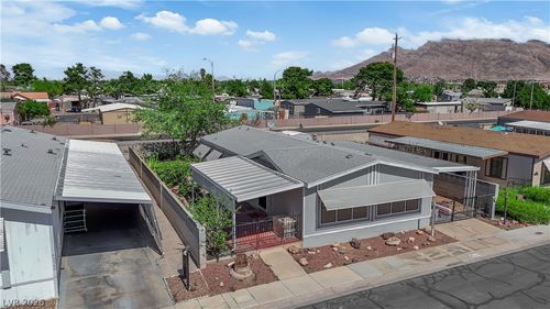 5568 Aldama Rd, Las Vegas, NV, 89122-3380 | Card Image