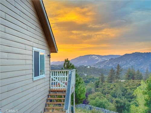 3210 Oakwood Dr, Julian, CA, 92036-9215 | Card Image