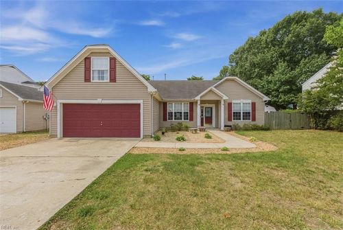 204 Joshua Cir, Smithfield, VA, 23430-1653 | Card Image