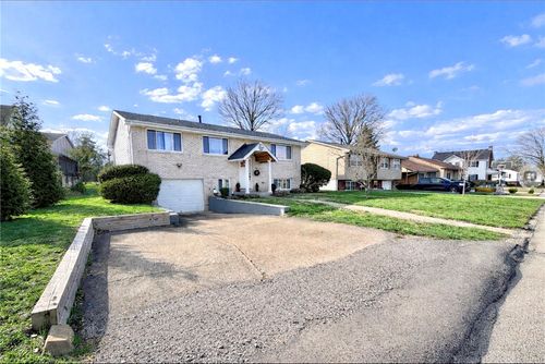 93 Virginia Ave, Uniontown, PA, 15401-4716 | Card Image