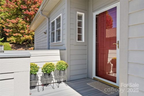 23 Holiday Dr, Arden, NC, 28704-8816 | Card Image