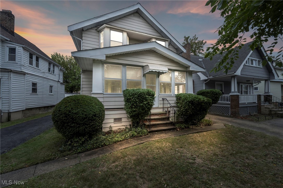 Greyton Rd, Cleveland Heights, OH 44112
