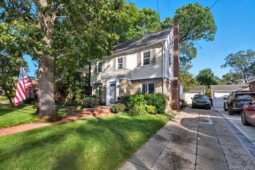 145 Cornwell Ave, Valley Stream, NY, 11580-4735 | Card Image