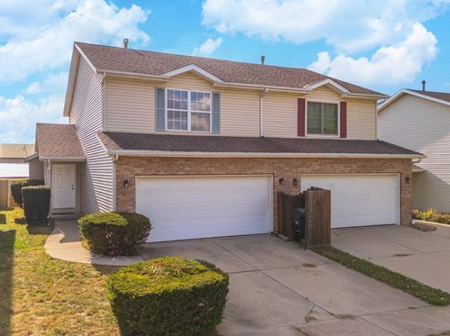 26 Vermont Ave, Bloomington, IL, 61701-1450 | Card Image