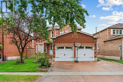 3501 Copernicus Dr, Mississauga, ON, L5B3K6 | Card Image