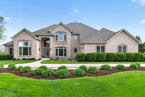 37W530 Grey Barn Rd, St. Charles, IL, 60175-6251 | Card Image