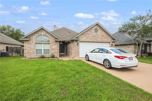 335 Robelmont Dr, College Station, TX, 77845-4044 | Card Image